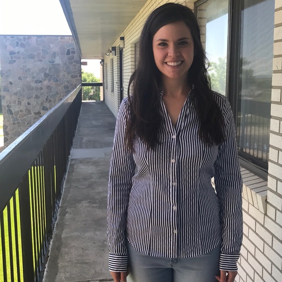 H&M striped black and white button down top - Picture 1 of 3